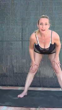Auntjudys - Peituda loira milf keira - sessão privada de treino