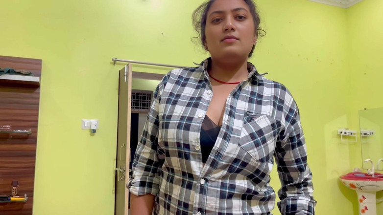 Hotty_ragini: Min styvdotter var rädd, vi delade enkelsäng, hel natt full...