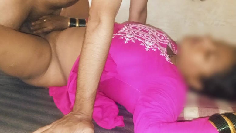 Harder299: Mama vitregă sexy din satul indian se bucură de sex...