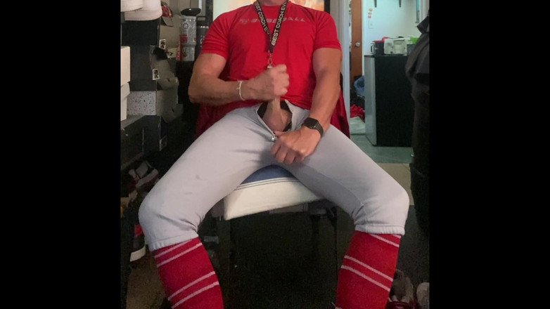JockDad87: Після надрочування jockdad87 стріляє навантаженням n бейсбольне спорядження
