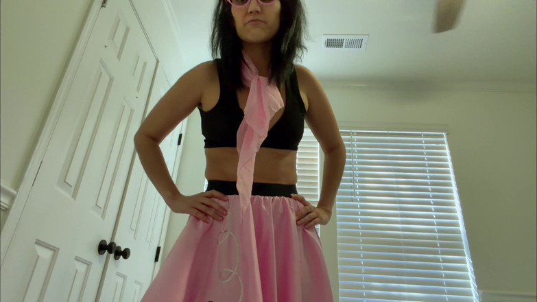 Kink in Time: Devyn 的50 年代巨人幻想 4k 第一人称视角 小惊险刺激等待着!