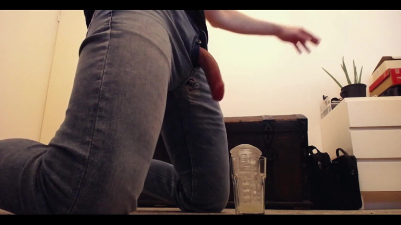 Awesome A: Melakukan Beberapa Push-up!
