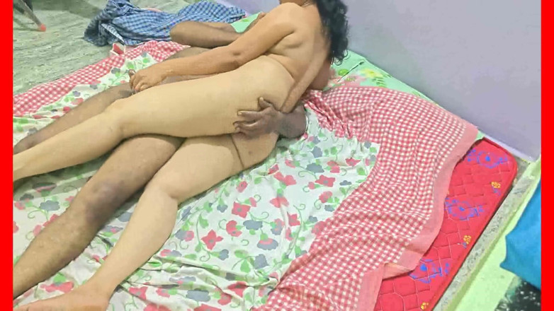 Sexy sindu: Sindu bhabhi在男友舔舐她热辣的阴户时呻吟