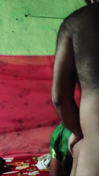 Ragazzo indiano scopa sexy calda bhabi nella sua stanza