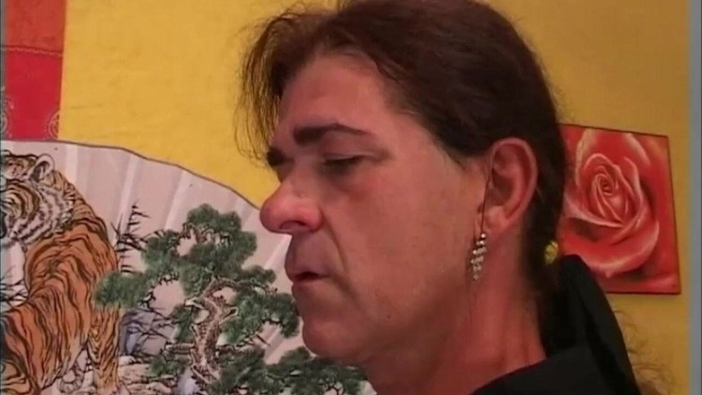 German Porn: 거대한 자지를 좋아하는 매력적인 밀프