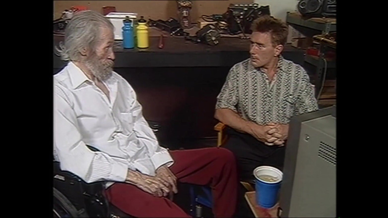 MCG Empire: Anjing menari dan mickey mouse