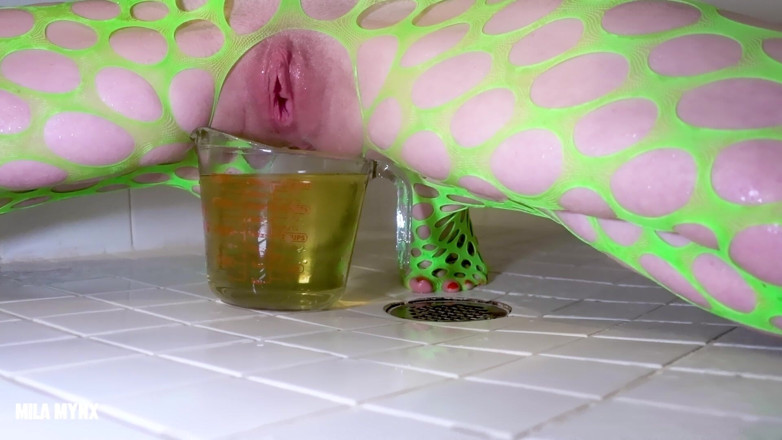Mila Mynx: Neon Slut Gulps Double Piss Shower