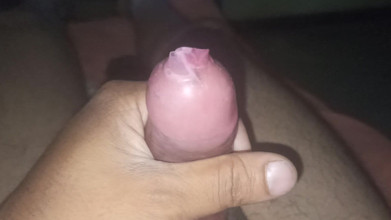 Deepak1989cage: La bite est épaisse et les pieds courts, elle s’est déchirée...