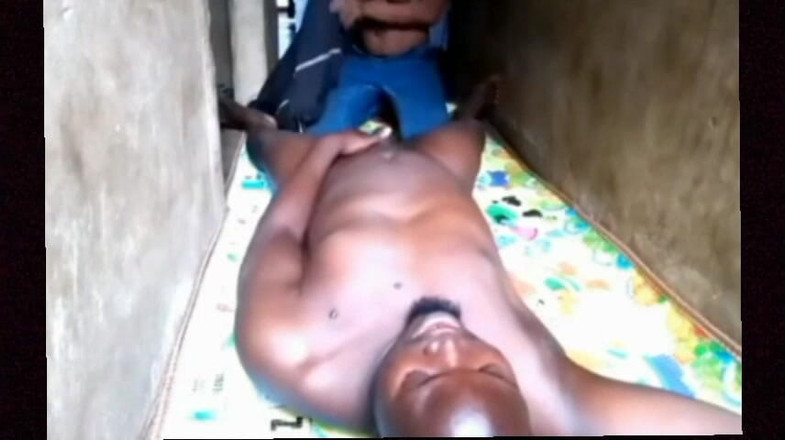 Pornsexlive: Mi hermosa hijastra me desnudó y me folló