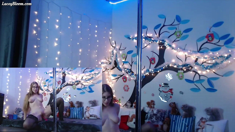 Lacey Bloom: Spettacolo dal vivo pole dance in calze 11:04