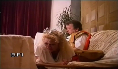 House of lords and mistresses in the spanking zone: Il nobile romano dominante sculaccia i suoi schiavi sottomessi
