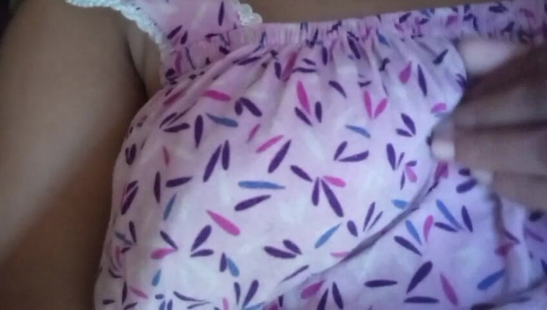 Miya White: Srílanská slavná herečka Anne v posteli thuch její velká prsa...