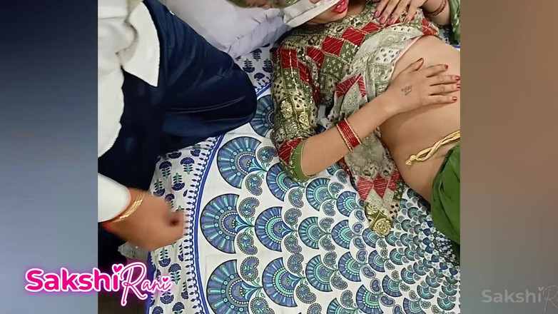 sakshi_raniii: Malkin Ko khỏa thân live show karte hai, người hầu...