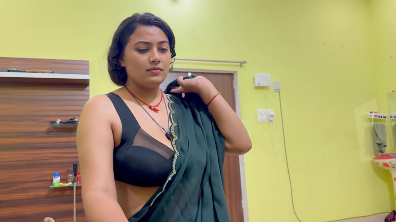 Hotty_ragini: Big Boobs Indian Maid Fucked by Big Dick Malik for...