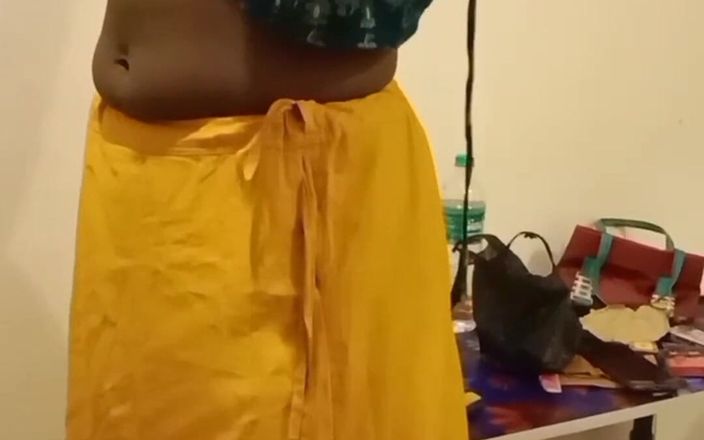 IndianHotwifeX: Istri eksotis menggoda pacarnya dengan kain sosis merah muda di...