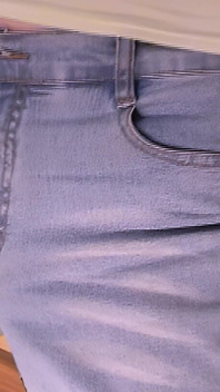 Seluar jeans basah dengan muka berganda kencing dan pancutan muka berganda