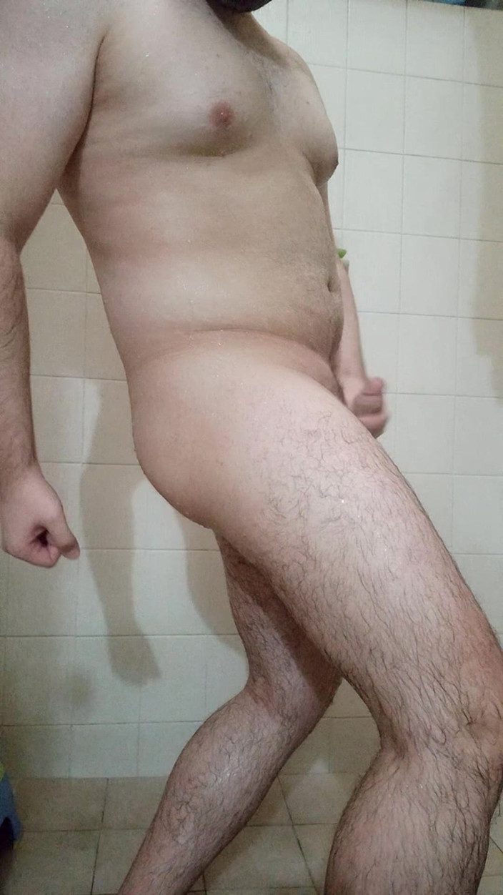 Himbo_Fox: บูชาก้นและต้นขาในห้องอาบน้ํา