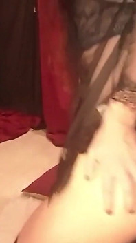 Vampy prend ta bite avant de lui éjaculer