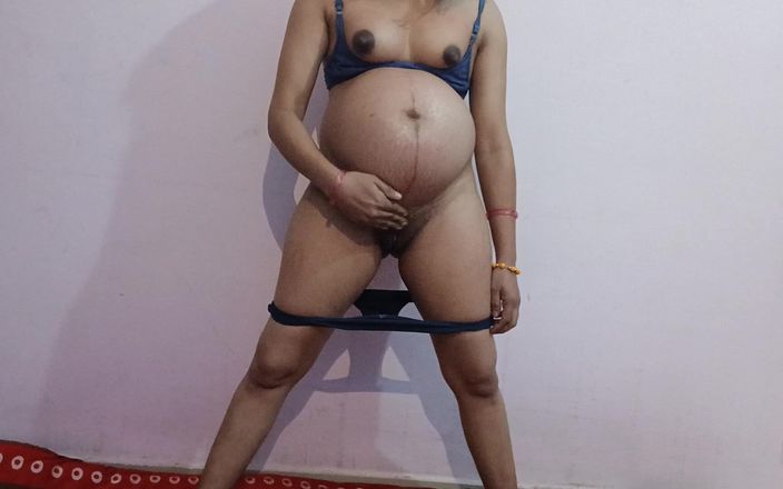 Divyanshi: Femme desi enceinte, chatte nue