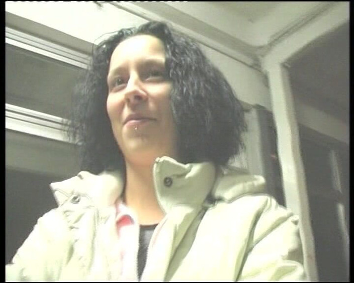 German Amateur Videos: Niemiecka amatorska nastolatka pokazuje swoją cipkę podczas castingu