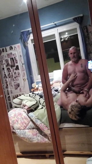 Lujuriosos: Sex přes zrcadlo !!