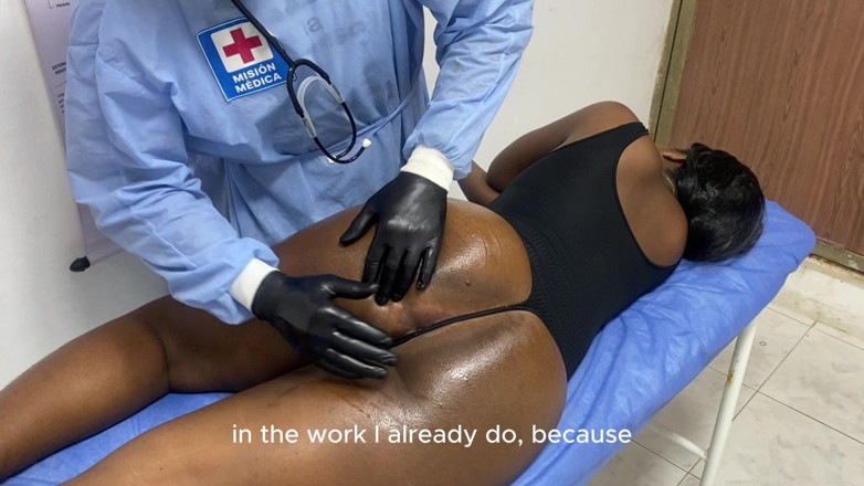fipertoferrer: The Doctor Examines His Patient in a Thorough Way