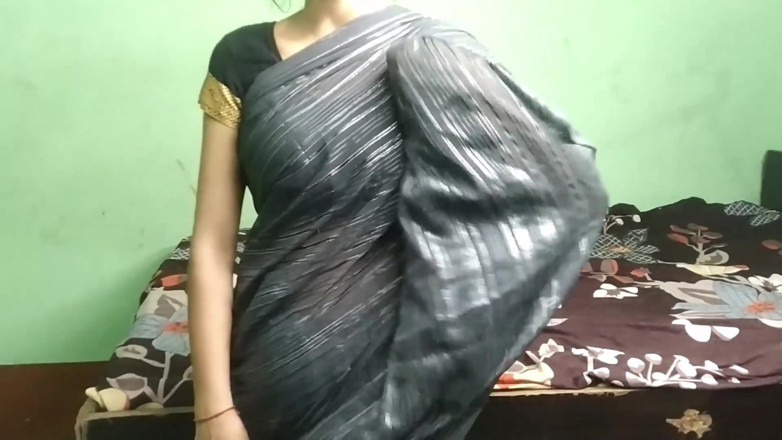 Hashini Hirunika: Hintli üvey kız azgın Hintli üvey erkek kardeş tarafından sikiliyor