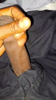 Nata4sex strockelt meinen schwarzen schwanz