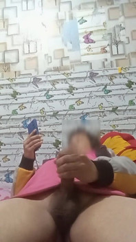Ваша найкраща подруга, яка любить дрочити, дивлячись сміливо.