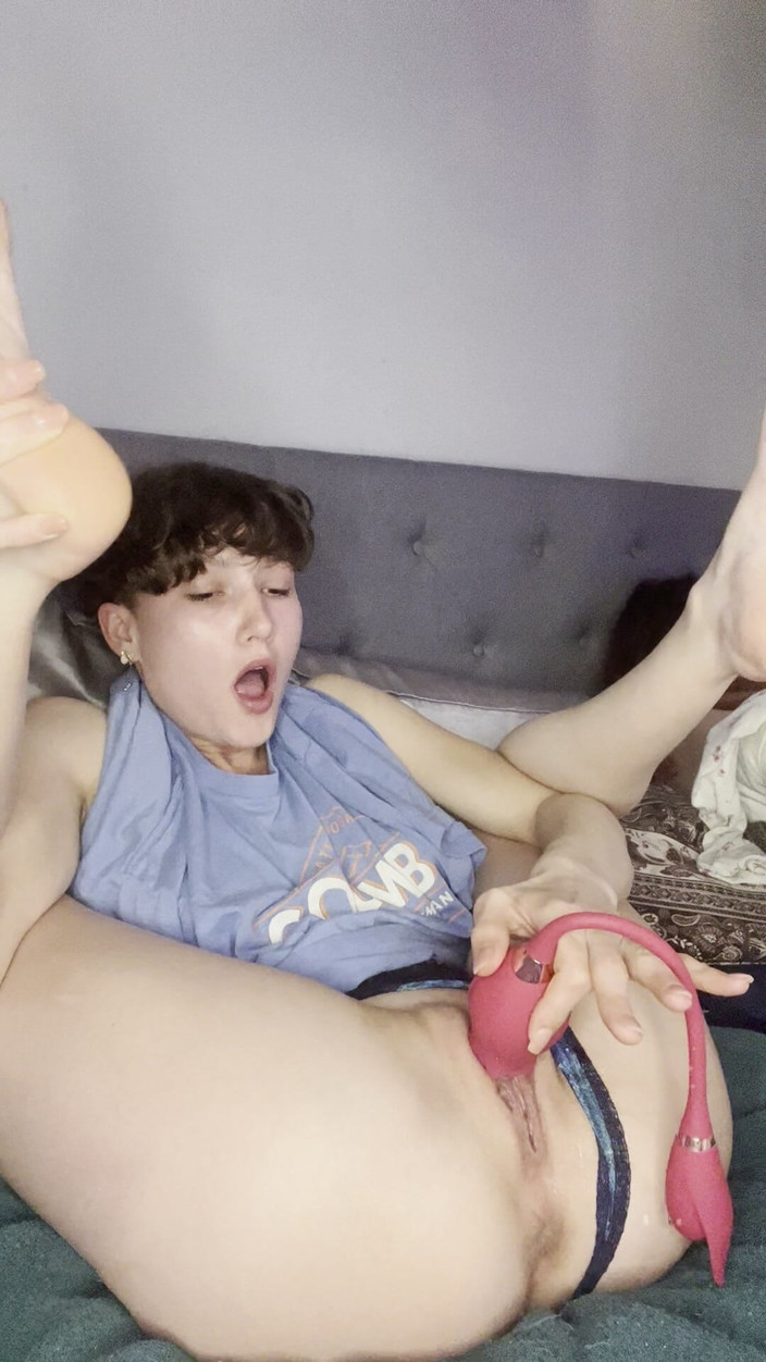 AhanuReed: Stříkání Vedle mého přítele