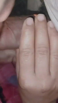 Desi slampa fru priya bhabhi ge slarvig avsugning och knulla hårt av främling
