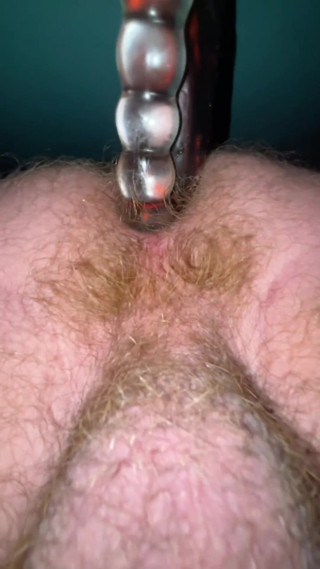 Bigwhitecock: J’essaye de m’étirer le cul