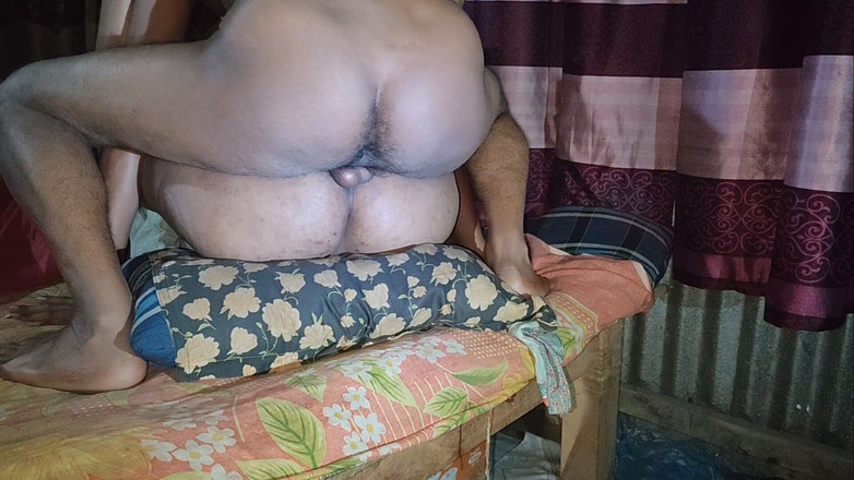 Rozi: Lost in Each Other’s Touch with My Romantic Girlfriend