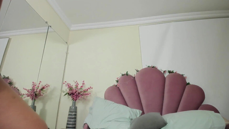 Yessika Baker: MILF 큰 엉덩이 섹스 누드 쇼