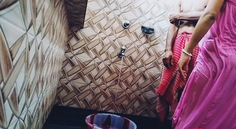 Teensex: Saya Mengintip Bhabi Panas Saya Di Bilik Mandi Dan Tanpa...