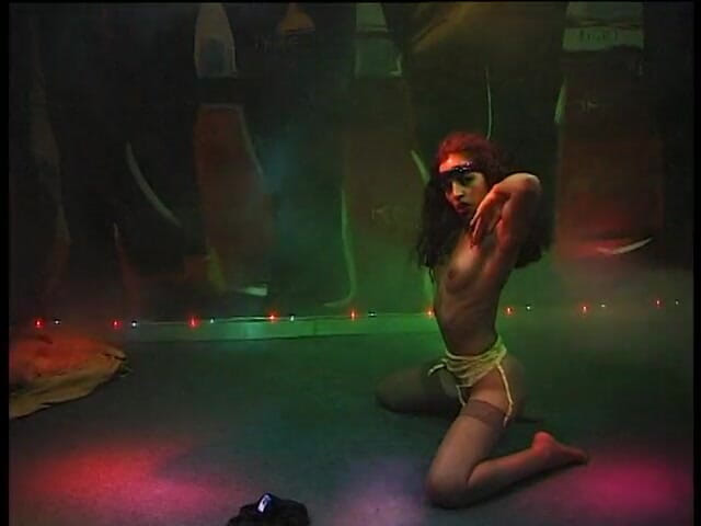 Lucky Cooch: Chica sexy bailando para ti