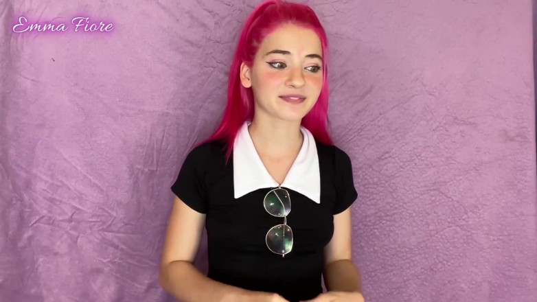 Emma Fiore: Můj učitel mě nutí strkat věci do zadku do průchodu -...