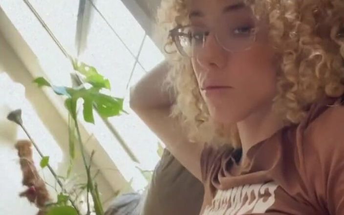 Tia Tizzianni Productions: Mrdka pro mě, tati