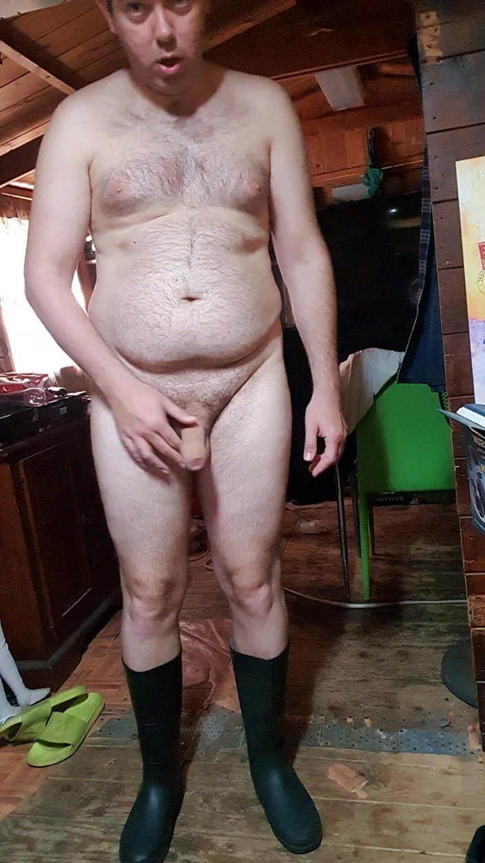 Mirko2589: Todo desnudo con botas
