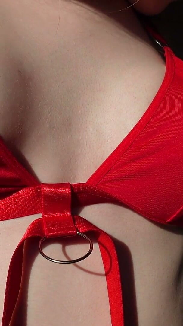 HotRedWildcat: เล่นนมด้วยการบีบและสัมผัสนม