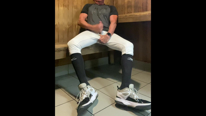 JockDad87: Buff 在桑拿房里用棒球装备插着 Jockdad87 边缘