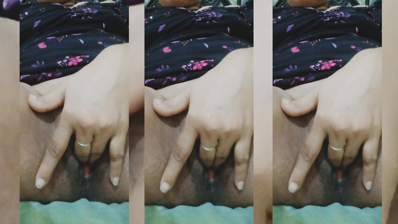 EMILYKIRAN: Meri Phudi bhi dekh lo कृपया मुझे Bohat Gareeb Hun