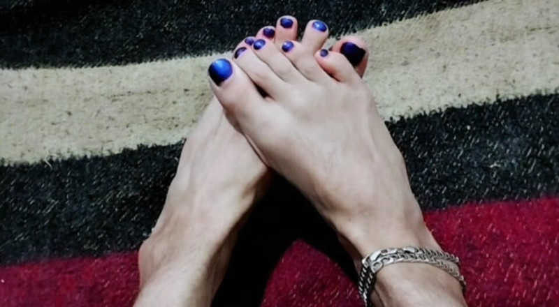 Arthemisa-halliwell: Lahodný footjob s mým robertkem