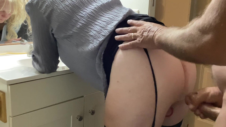 Sallylittle75: Anal în timp ce mă pregătesc de muncă