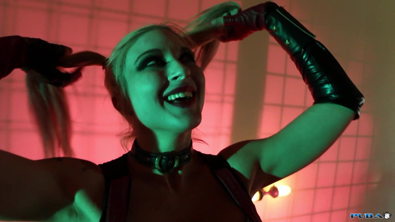 Leya Falcon: Harley Quinn Mengusik