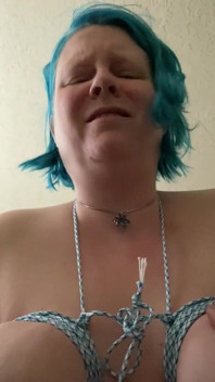 Video completo di tette legate schiaffeggiate