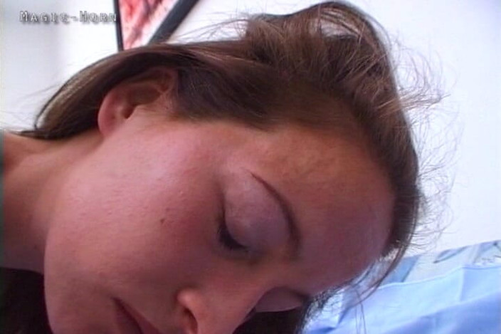 Deutsche Camgirls: Ragazza tedesca riceve una sborrata in faccia dopo un pompino...