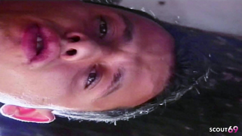 Shemale TS Collection: Shemale met een enorme pik neukt voor het eerst een...