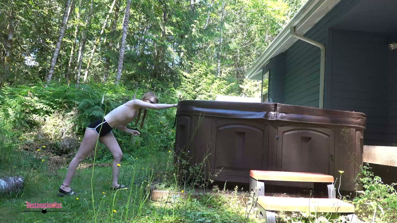 Destination Kat: Peeing by the Tub