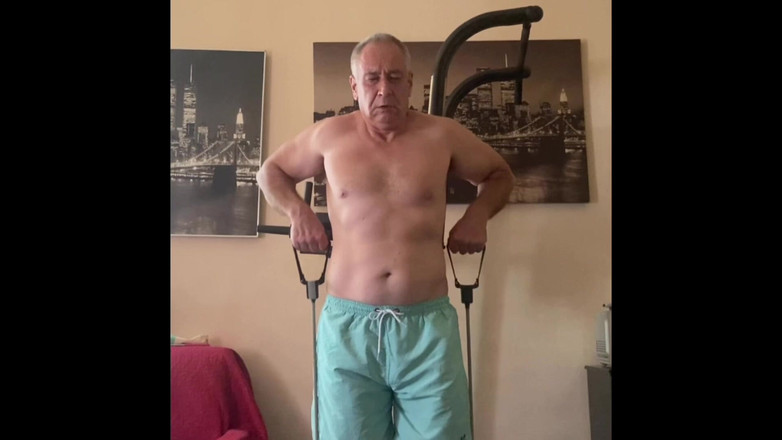 Alex Art: Homem desportivo se masturba em vídeo